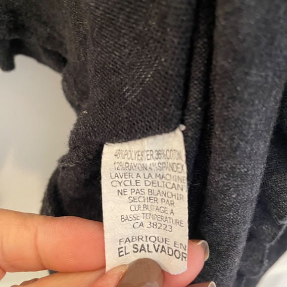 Sweet Pea dark gray cropped long-sleeved tie front sweater size small - Picture 5 of 5